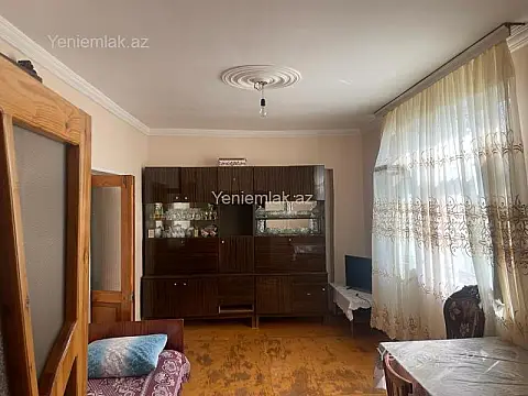 Satılır 3 otaqlı köhnə tikili 75 m²