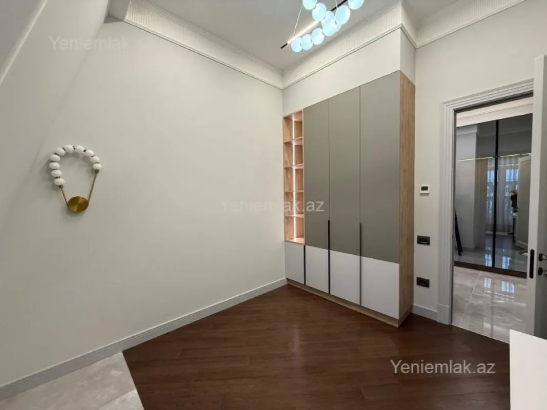 Satılır 3 otaqlı yeni tikili 115 m²