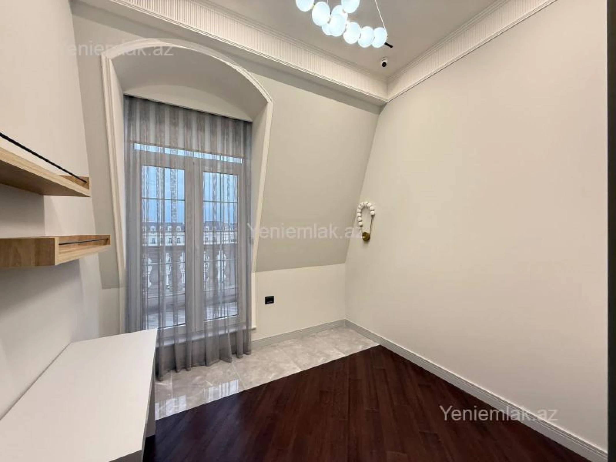 Satılır 3 otaqlı yeni tikili 115 m²