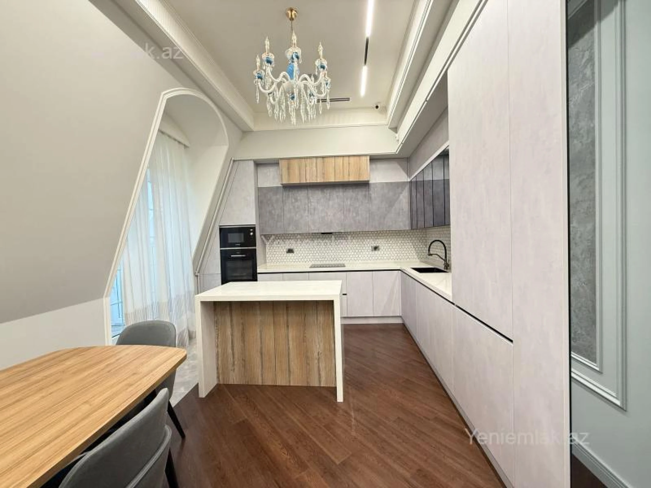 Satılır 3 otaqlı yeni tikili 115 m²