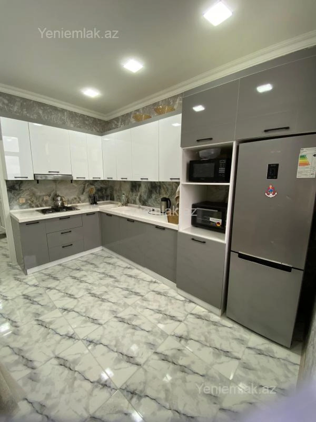 Satılır 3 otaqlı yeni tikili 92 m²