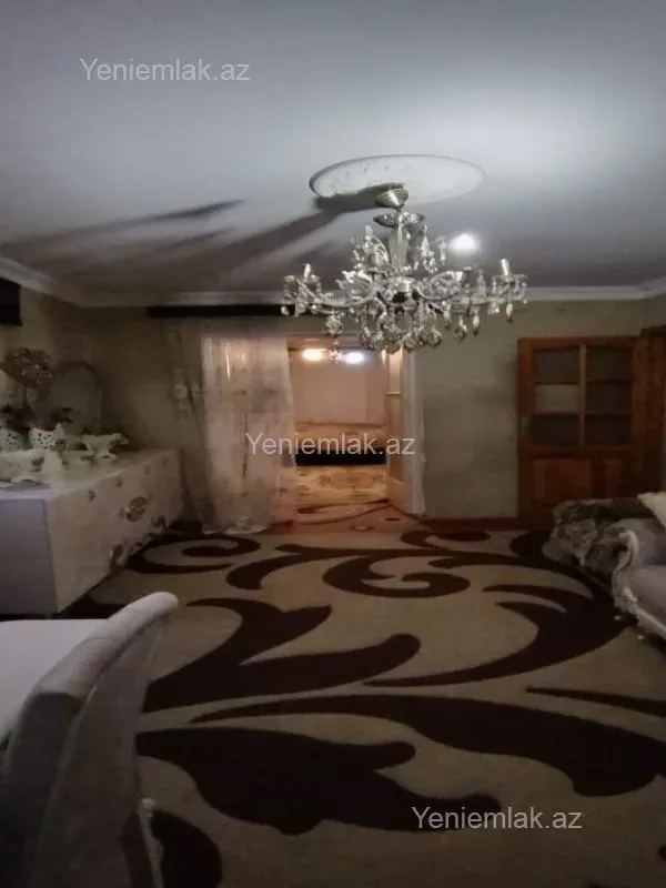 Satılır 4 otaqlı köhnə tikili 90 m²