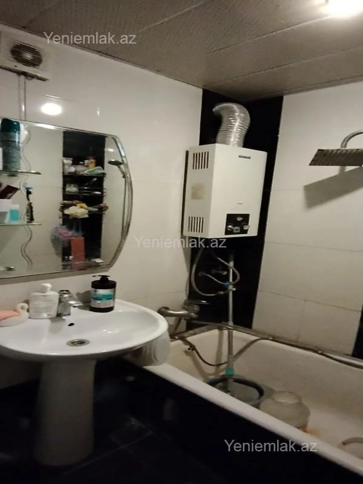 Satılır 4 otaqlı köhnə tikili 90 m²