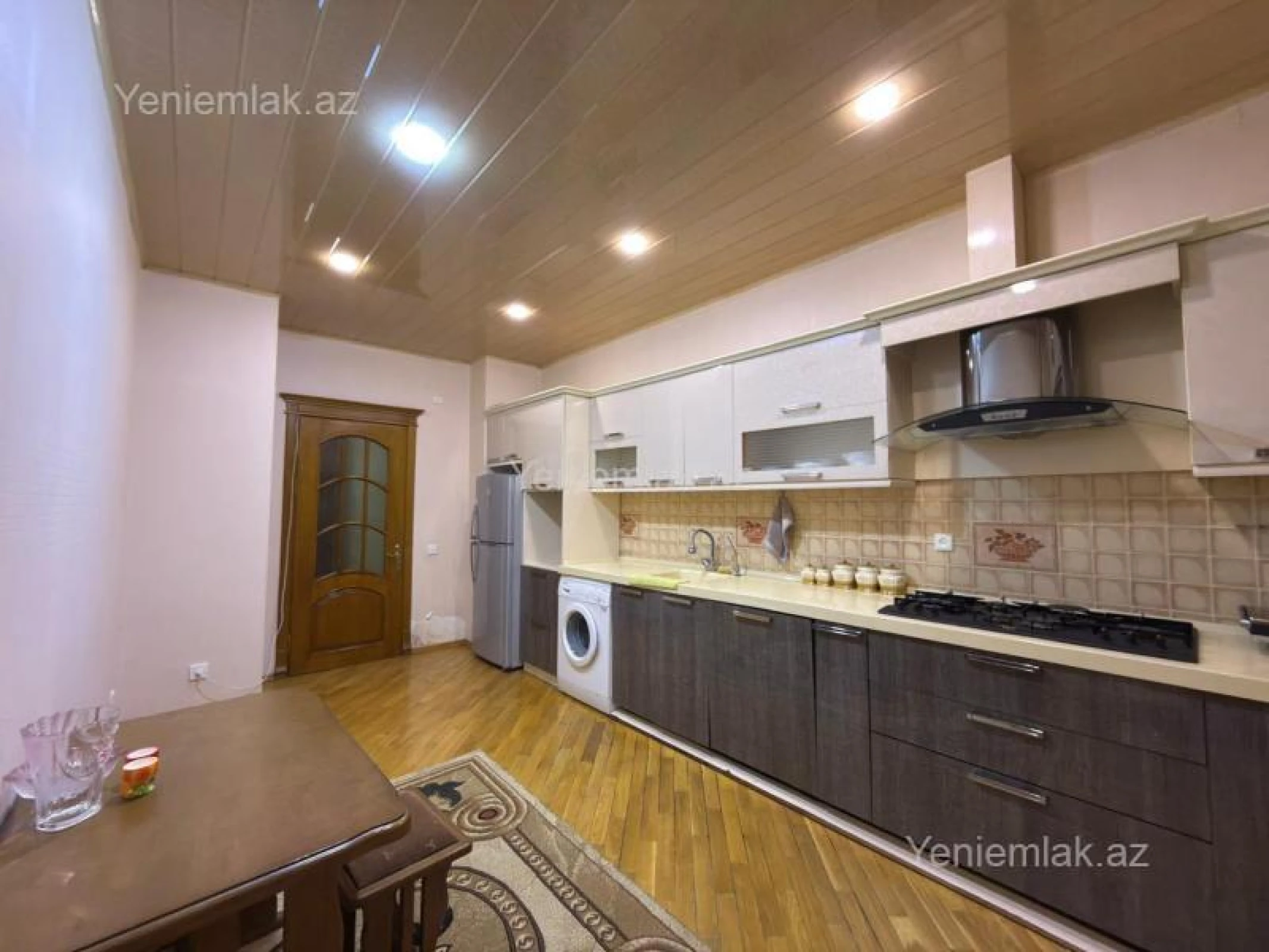 Satılır 3 otaqlı yeni tikili 145 m²