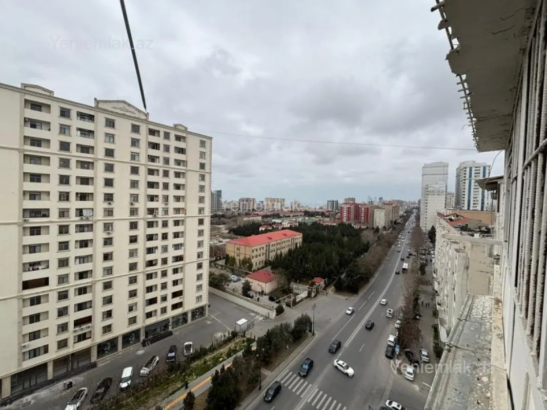 Satılır 6 otaqlı köhnə tikili 210 m²