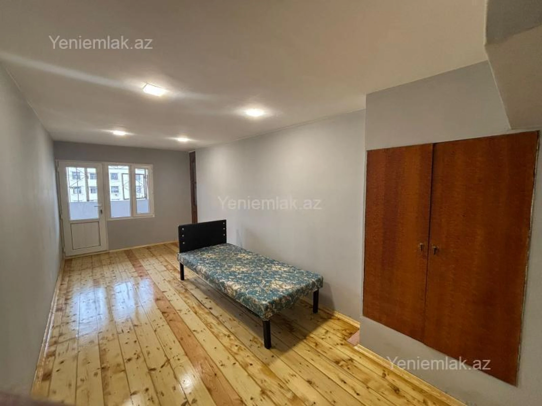 Satılır 6 otaqlı köhnə tikili 210 m²