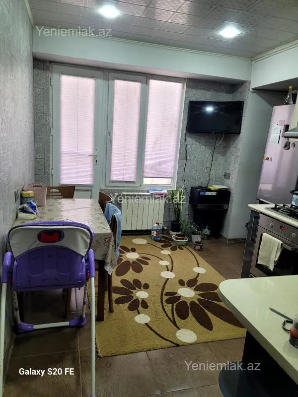 Satılır 6 otaqlı köhnə tikili 210 m²