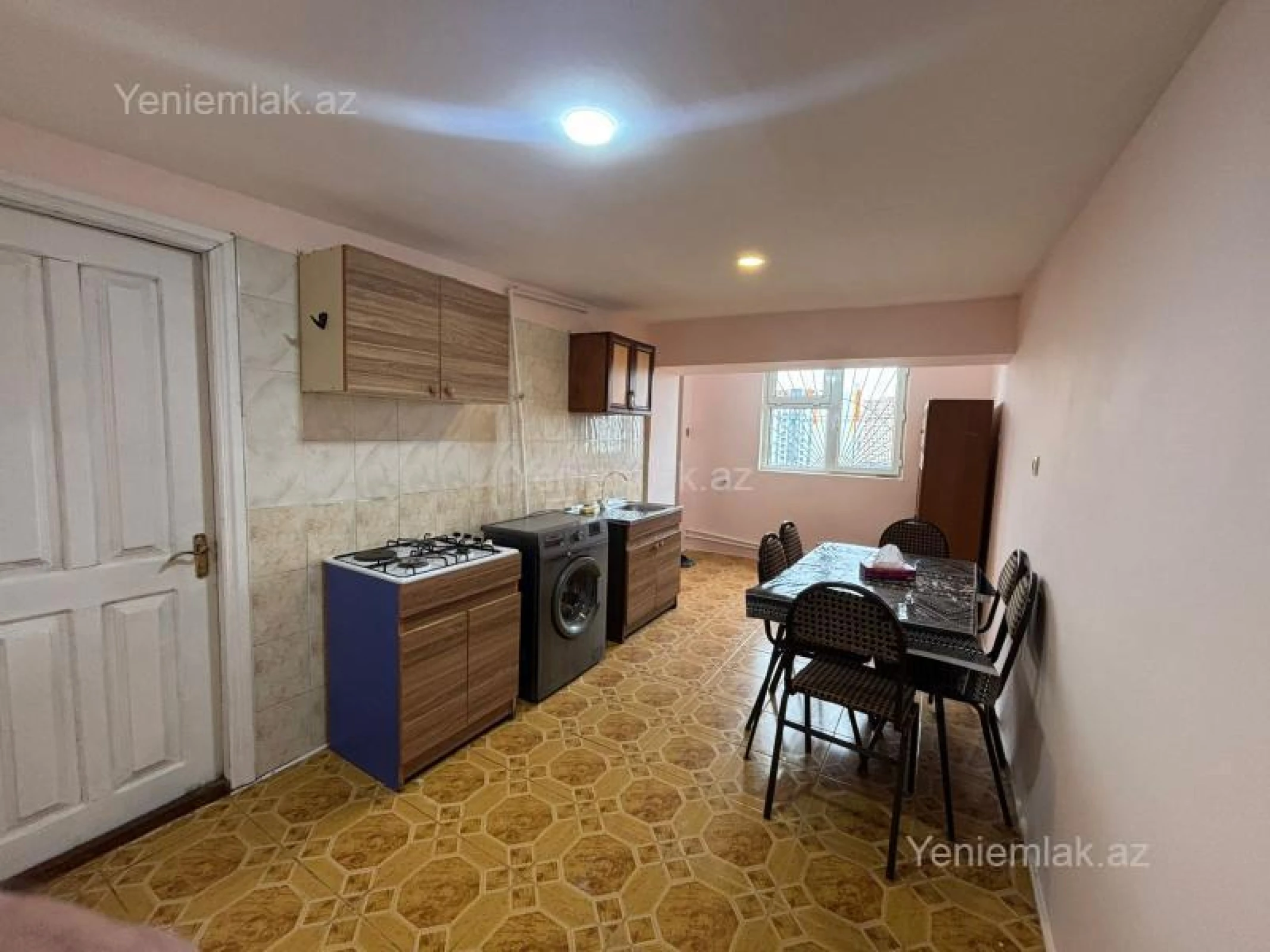 Satılır 6 otaqlı köhnə tikili 210 m²