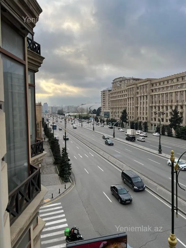 Satılır 7 otaqlı yeni tikili 280 m²