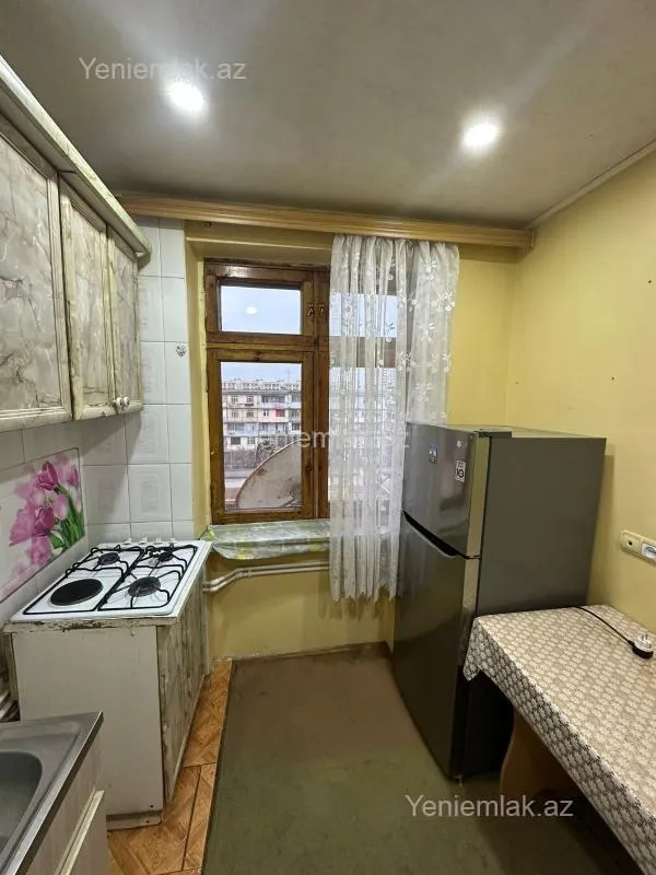 Satılır 3 otaqlı köhnə tikili 75 m²