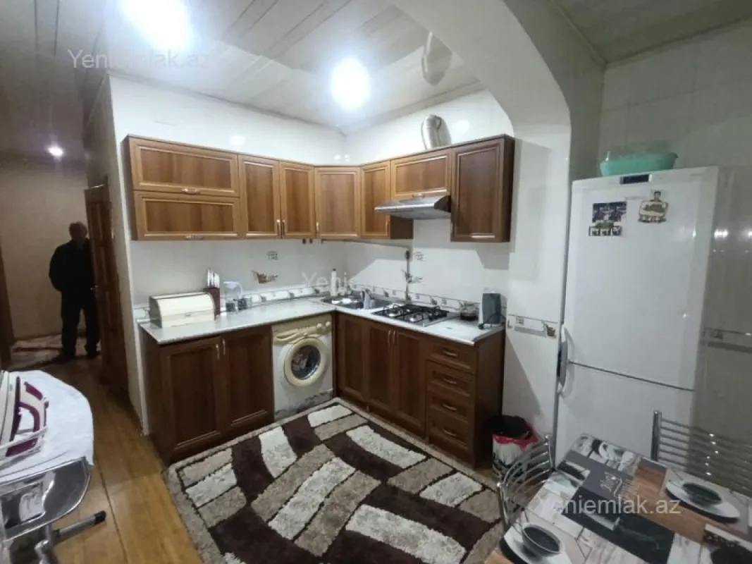 Satılır 3 otaqlı köhnə tikili 90 m²