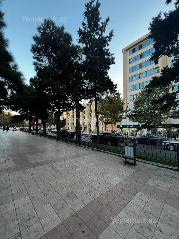 Satılır 3 otaqlı köhnə tikili 90 m²