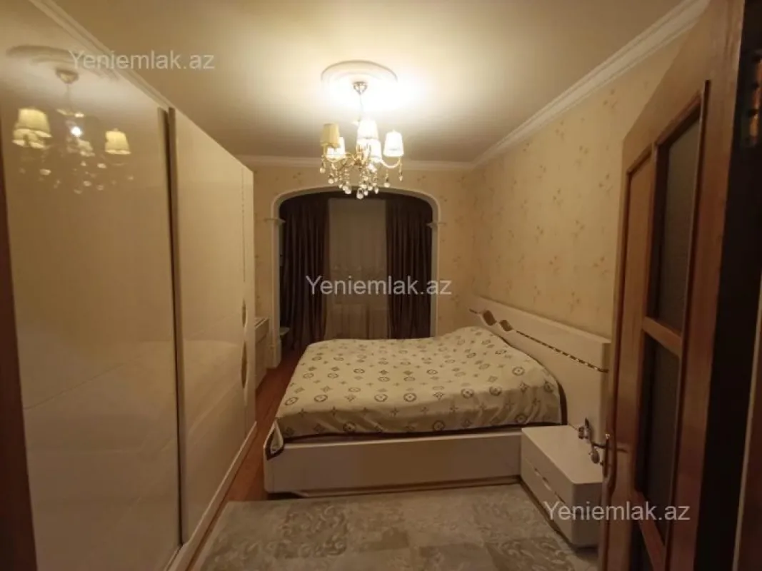 Satılır 3 otaqlı köhnə tikili 90 m²