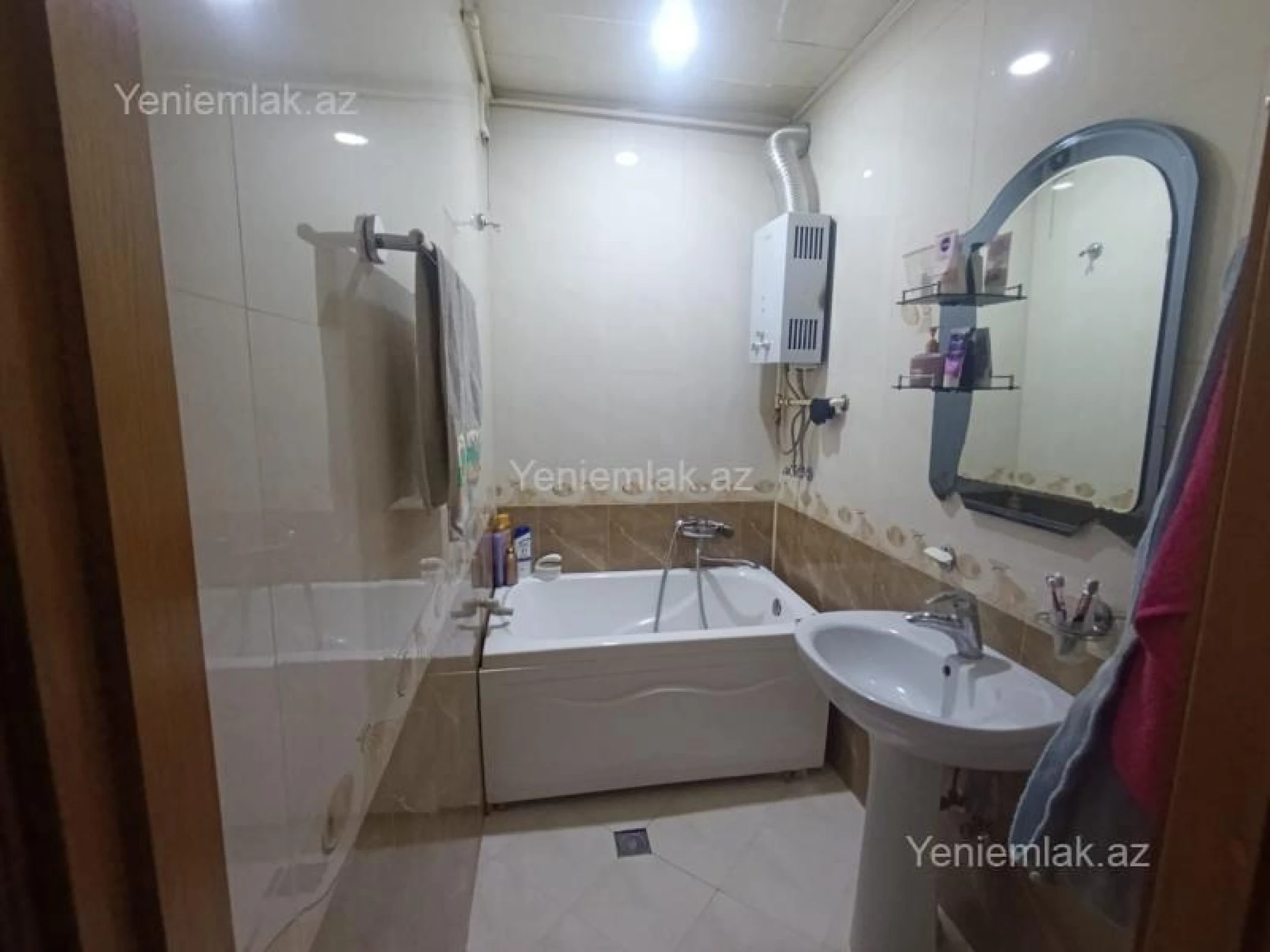 Satılır 3 otaqlı köhnə tikili 90 m²