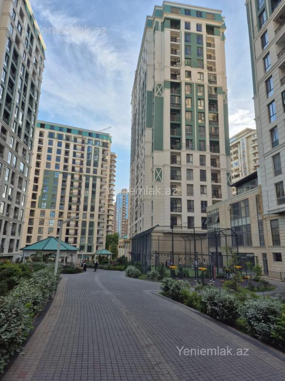 Satılır 2 otaqlı yeni tikili 96 m²