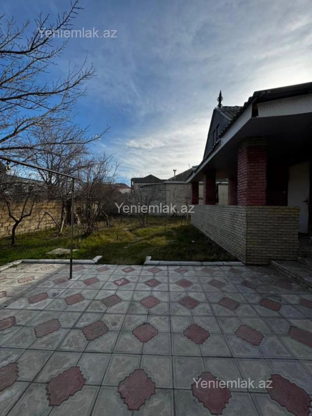 Satılır 7 otaqlı həyət evi 348 m²