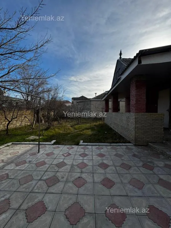 Satılır 7 otaqlı həyət evi 348 m²