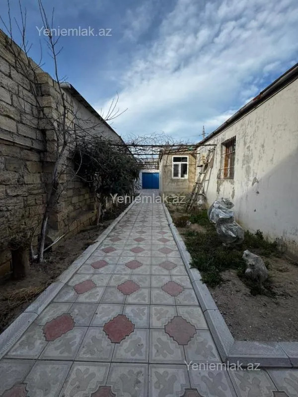 Satılır 7 otaqlı həyət evi 348 m²
