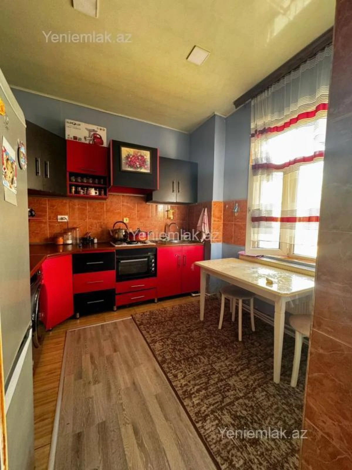 Satılır 7 otaqlı həyət evi 348 m²
