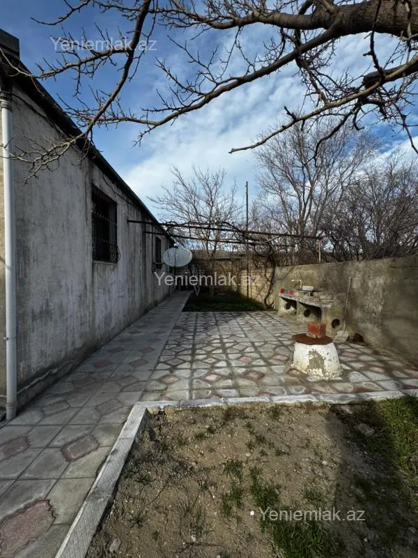 Satılır 7 otaqlı həyət evi 348 m²