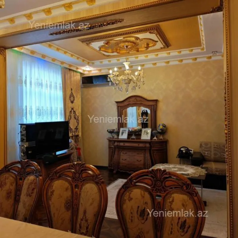 Satılır 4 otaqlı köhnə tikili 141 m²