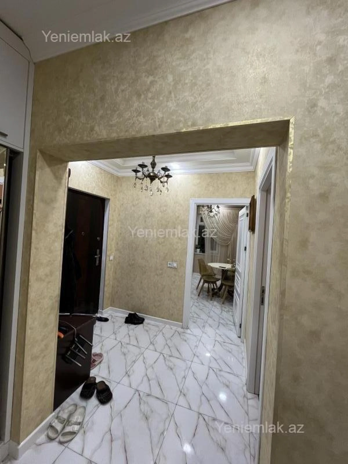 Satılır 4 otaqlı köhnə tikili 98 m²