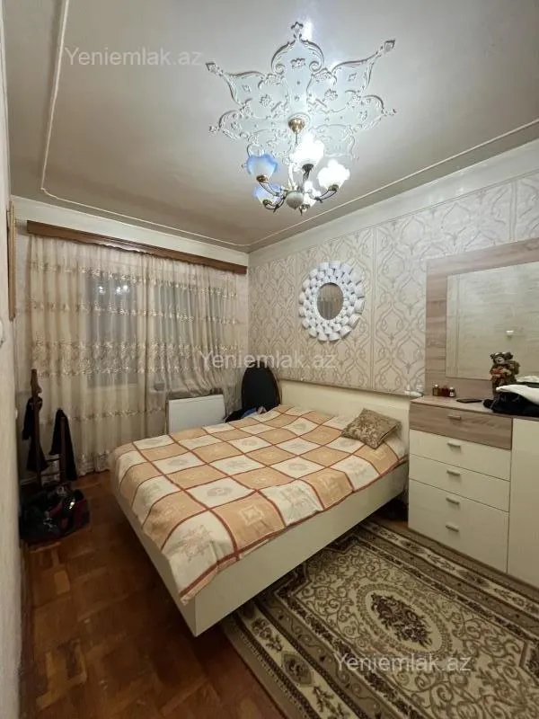 Satılır 4 otaqlı köhnə tikili 98 m²