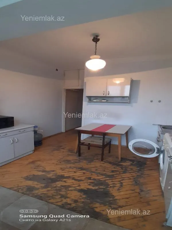 Satılır 2 otaqlı köhnə tikili 65 m²