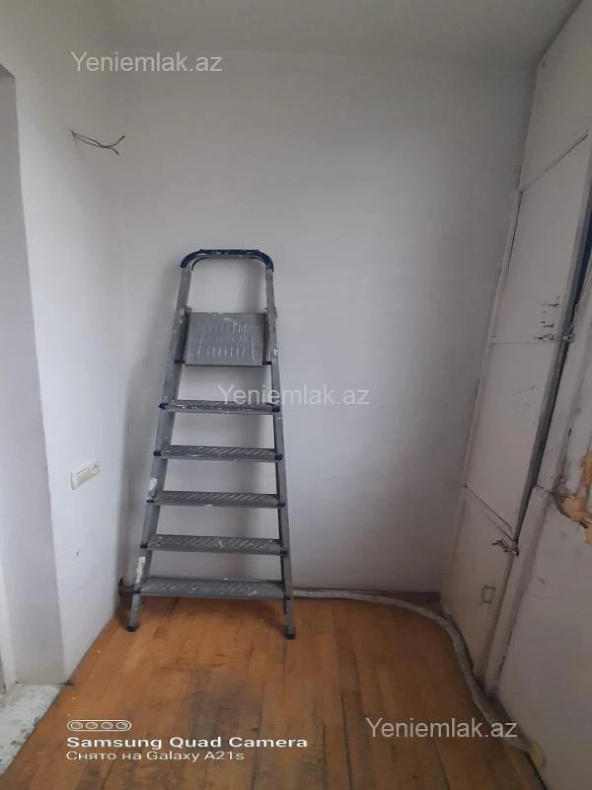 Satılır 2 otaqlı köhnə tikili 65 m²