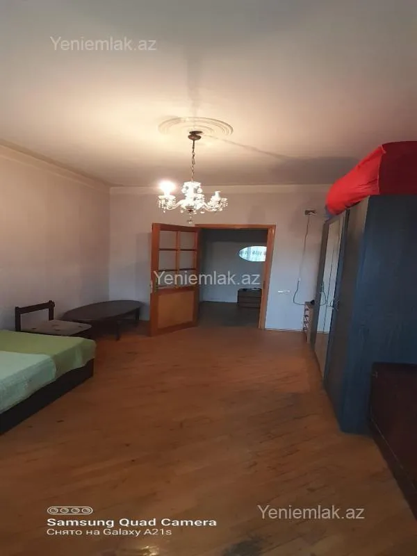 Satılır 2 otaqlı köhnə tikili 65 m²