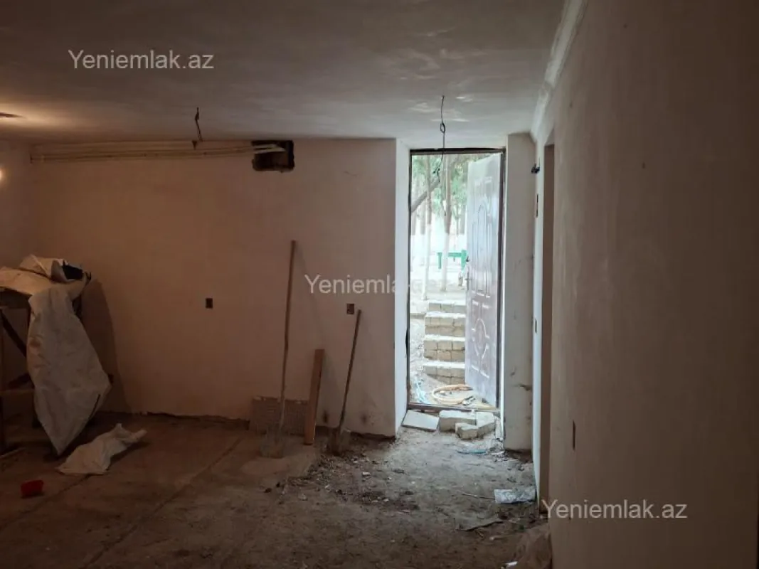 Satılır 2 otaqlı köhnə tikili 73 m²