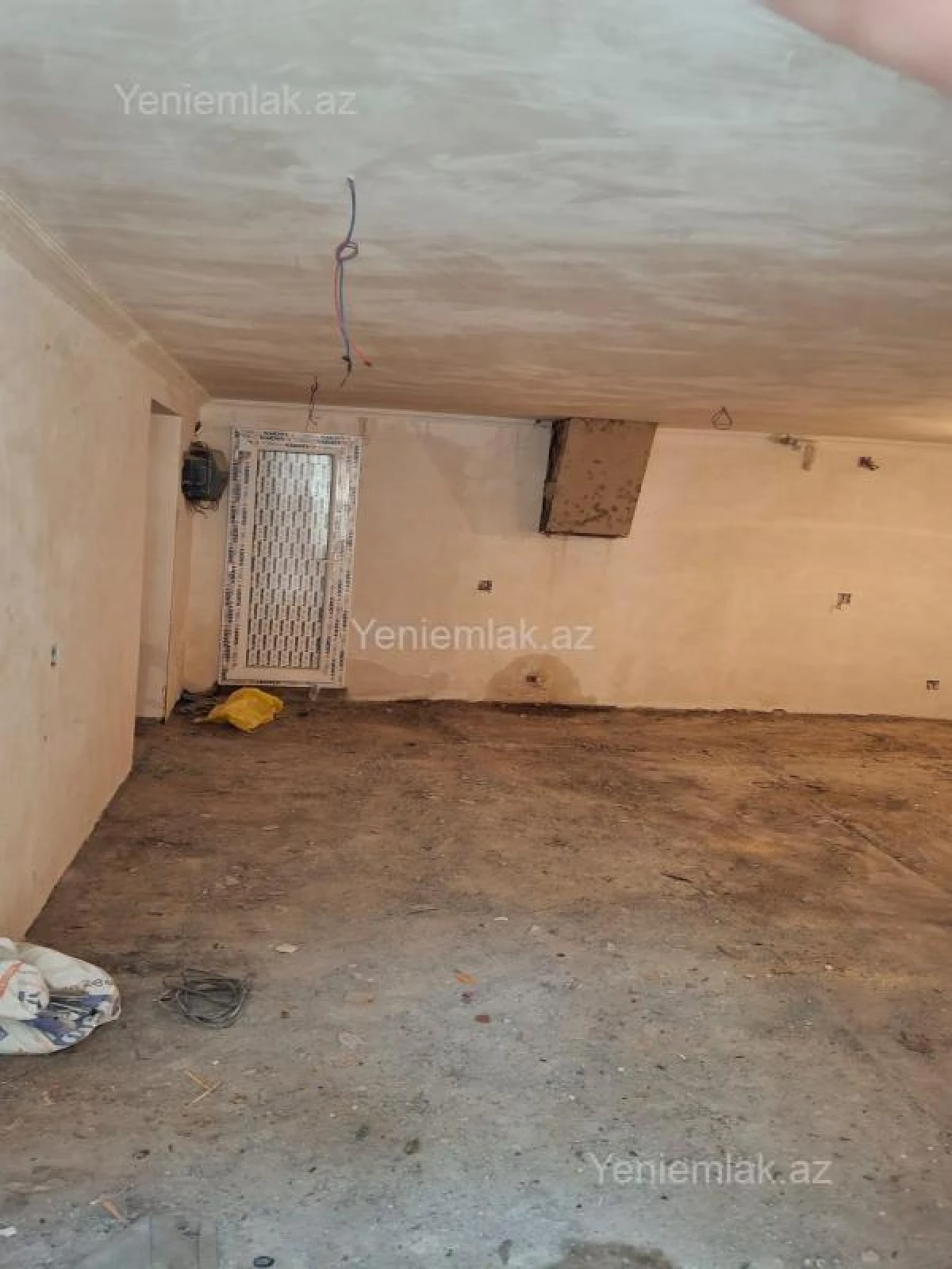 Satılır 2 otaqlı köhnə tikili 73 m²