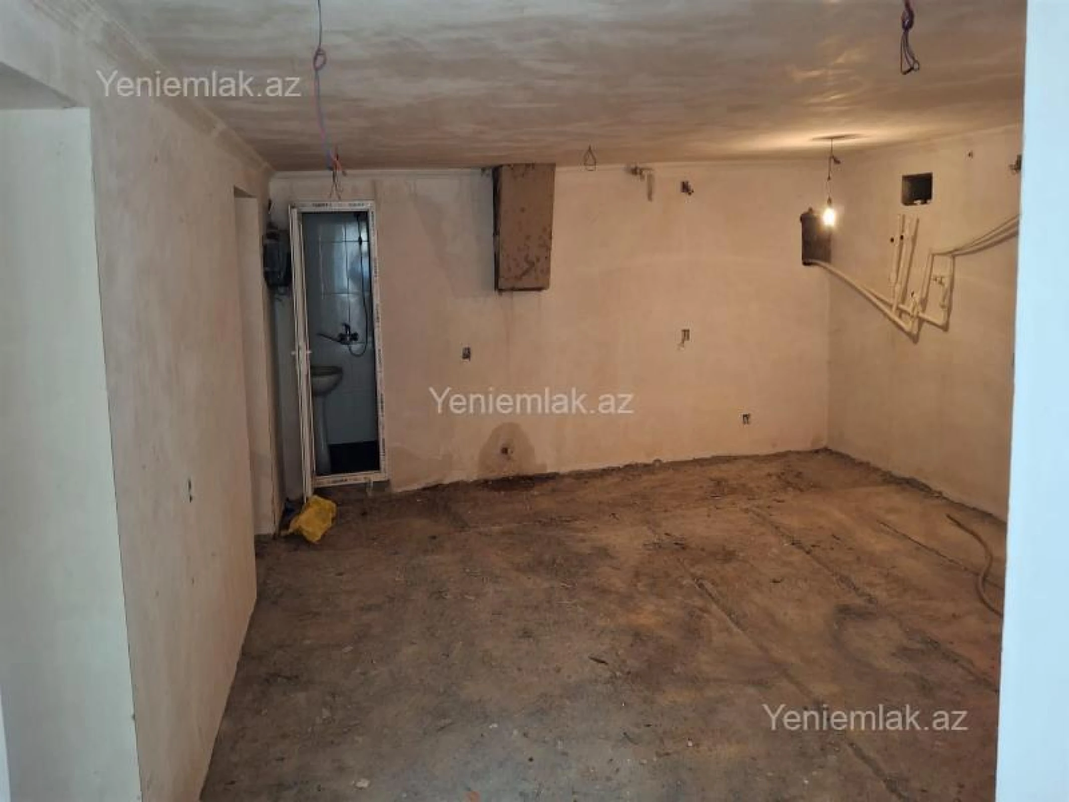 Satılır 2 otaqlı köhnə tikili 73 m²