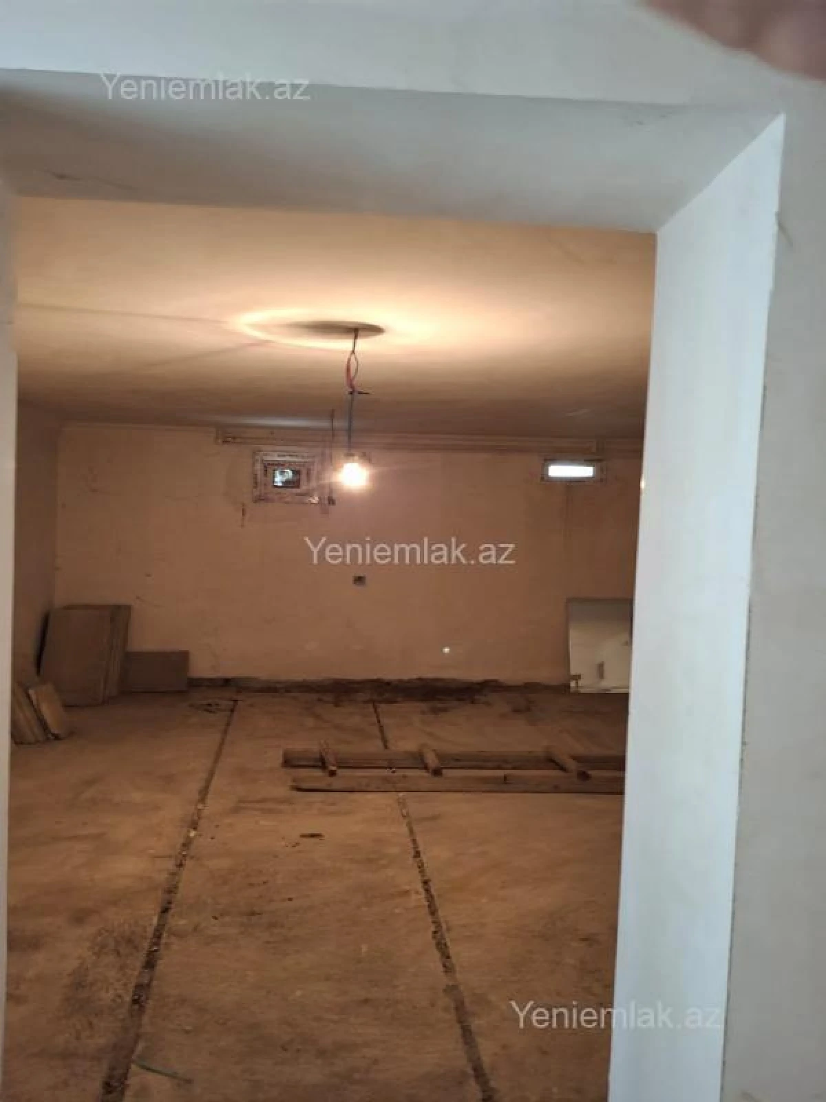 Satılır 2 otaqlı köhnə tikili 73 m²