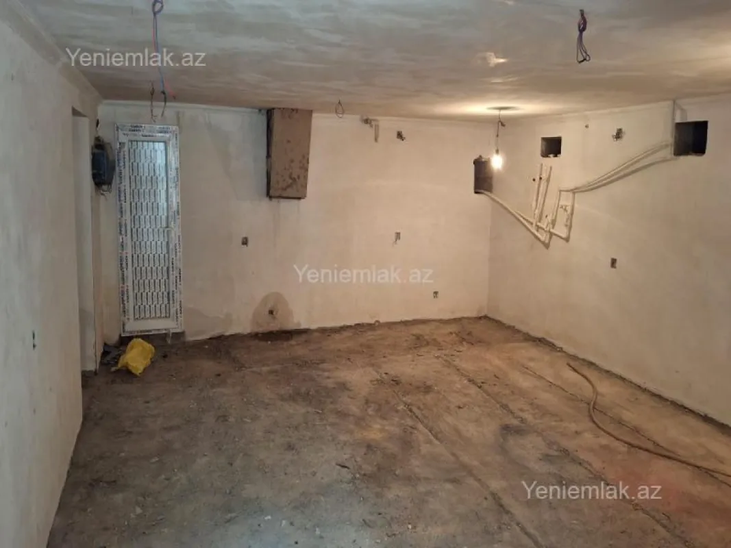 Satılır 2 otaqlı köhnə tikili 73 m²