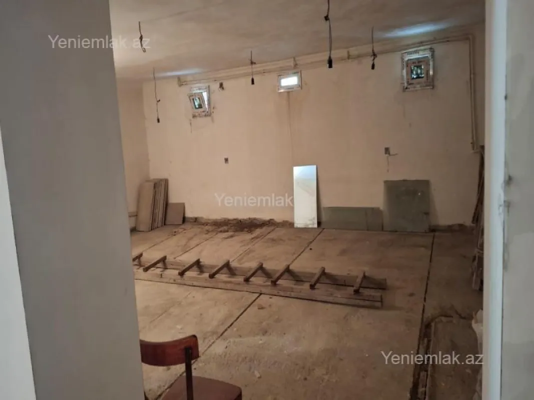Satılır 2 otaqlı köhnə tikili 73 m²