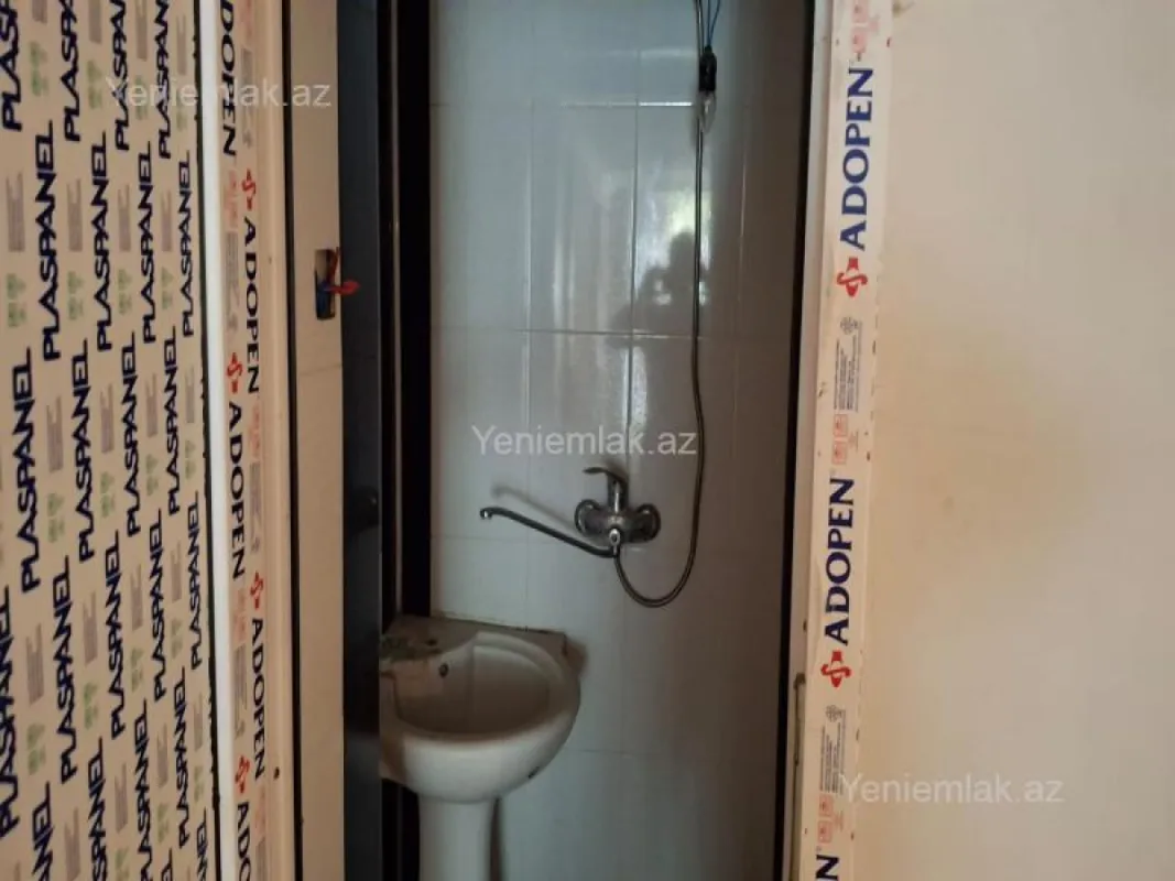 Satılır 2 otaqlı köhnə tikili 73 m²