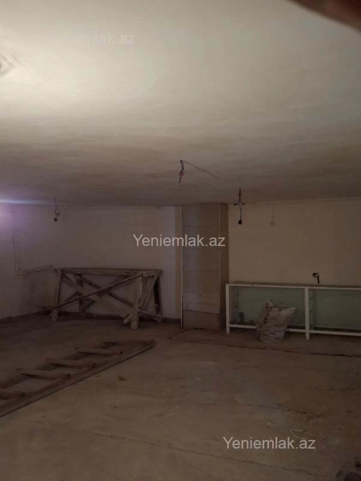 Satılır 2 otaqlı köhnə tikili 73 m²