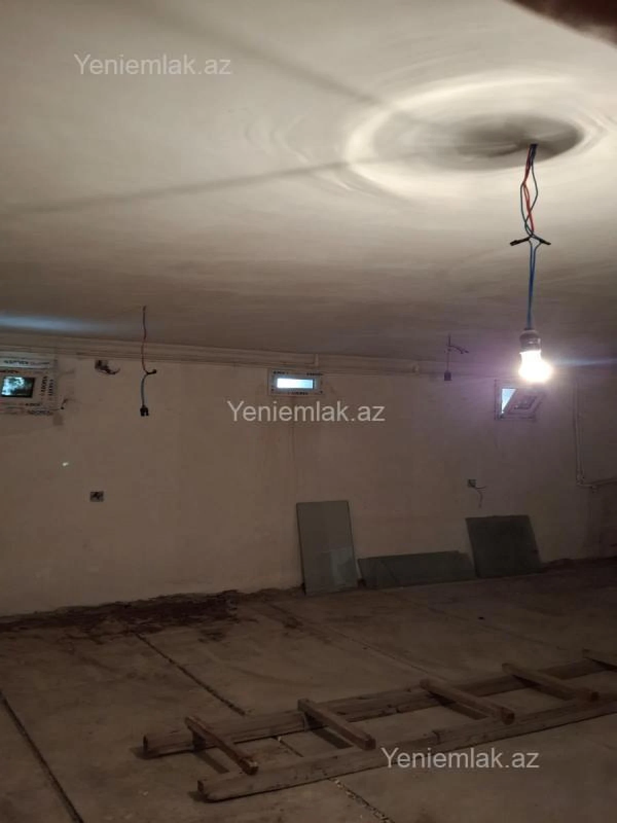 Satılır 2 otaqlı köhnə tikili 73 m²