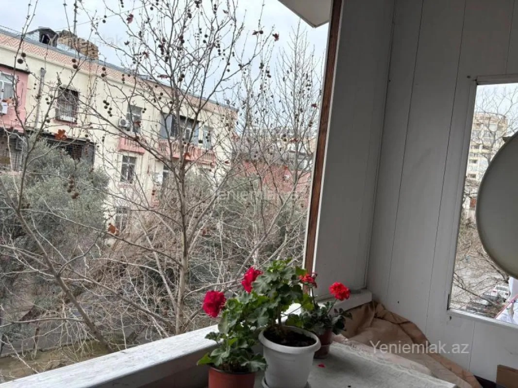 Satılır 3 otaqlı köhnə tikili 80 m²