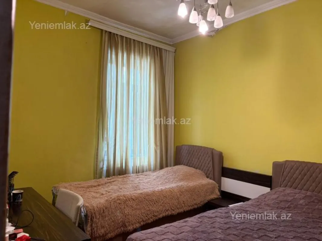 Satılır 3 otaqlı köhnə tikili 80 m²