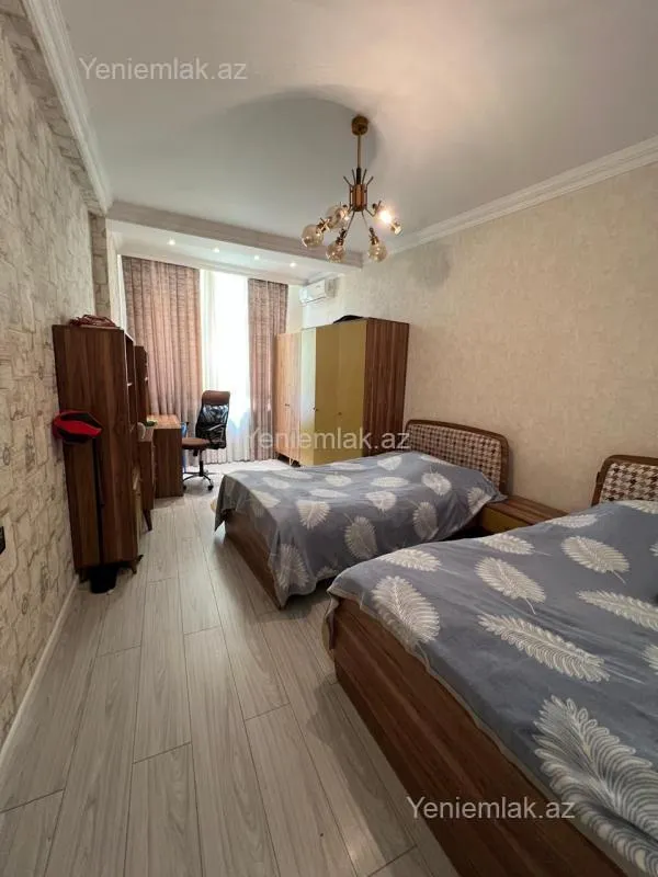Satılır 3 otaqlı yeni tikili 140 m²