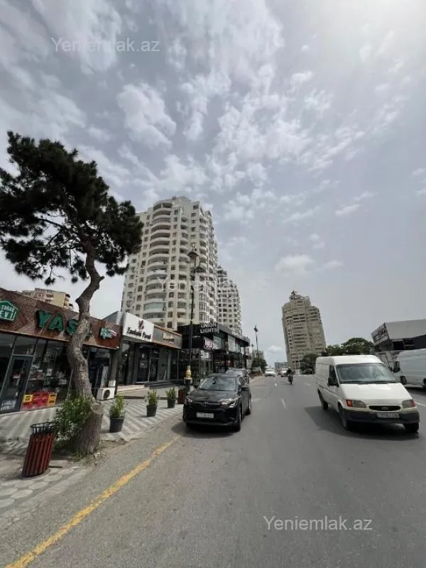 Satılır 3 otaqlı yeni tikili 140 m²