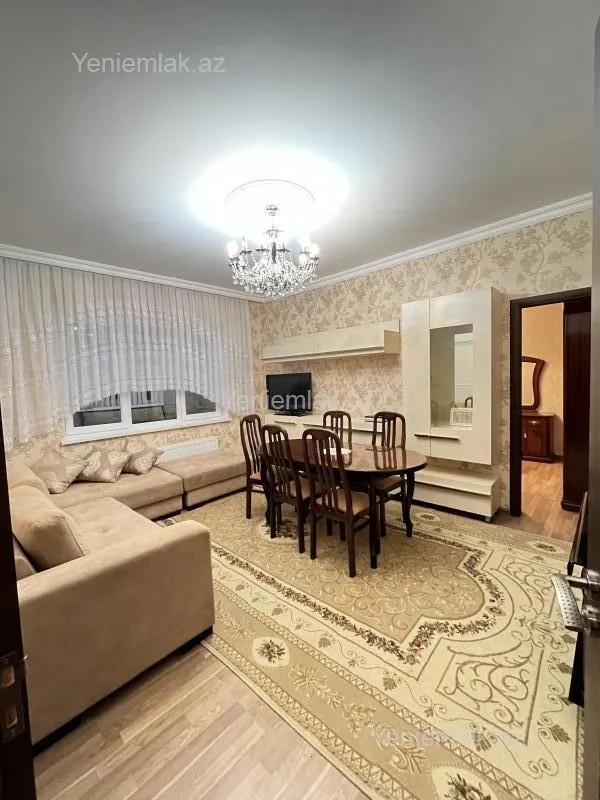 Kirayə verilir 4 otaqlı köhnə tikili 98 m²
