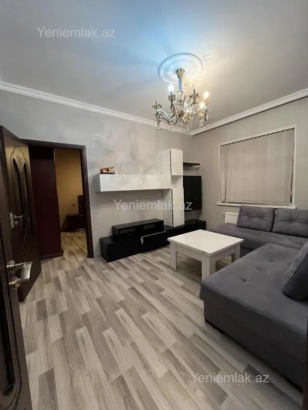 Kirayə verilir 4 otaqlı köhnə tikili 98 m²