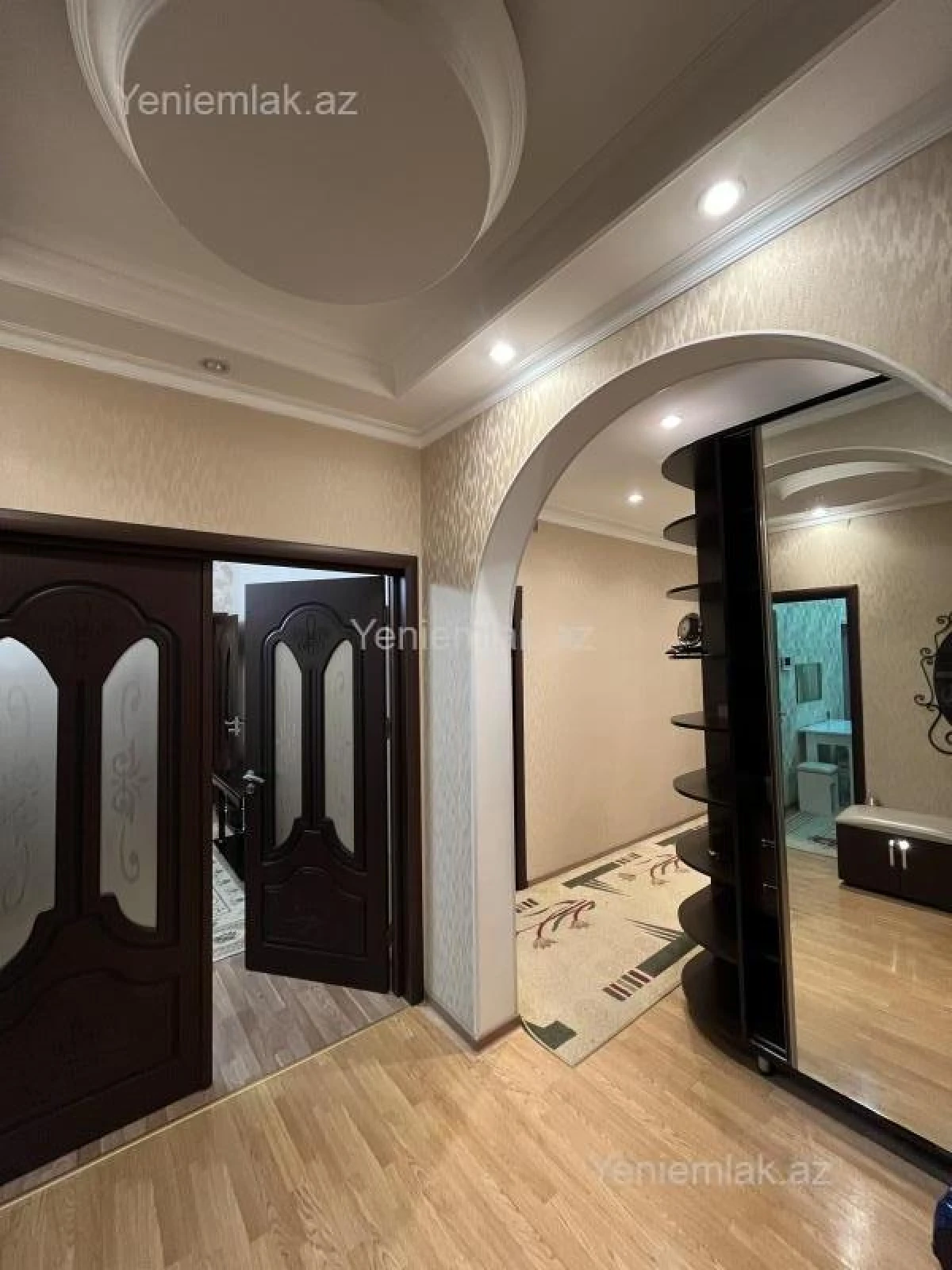 Kirayə verilir 4 otaqlı köhnə tikili 98 m²