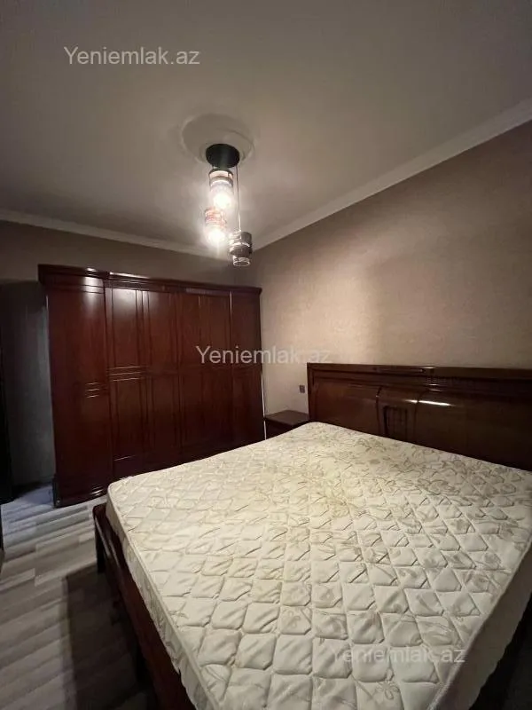 Kirayə verilir 4 otaqlı köhnə tikili 98 m²