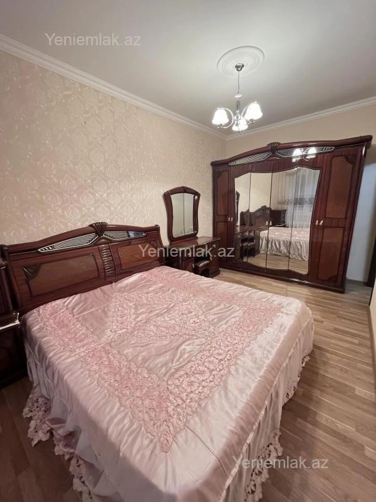 Kirayə verilir 4 otaqlı köhnə tikili 98 m²