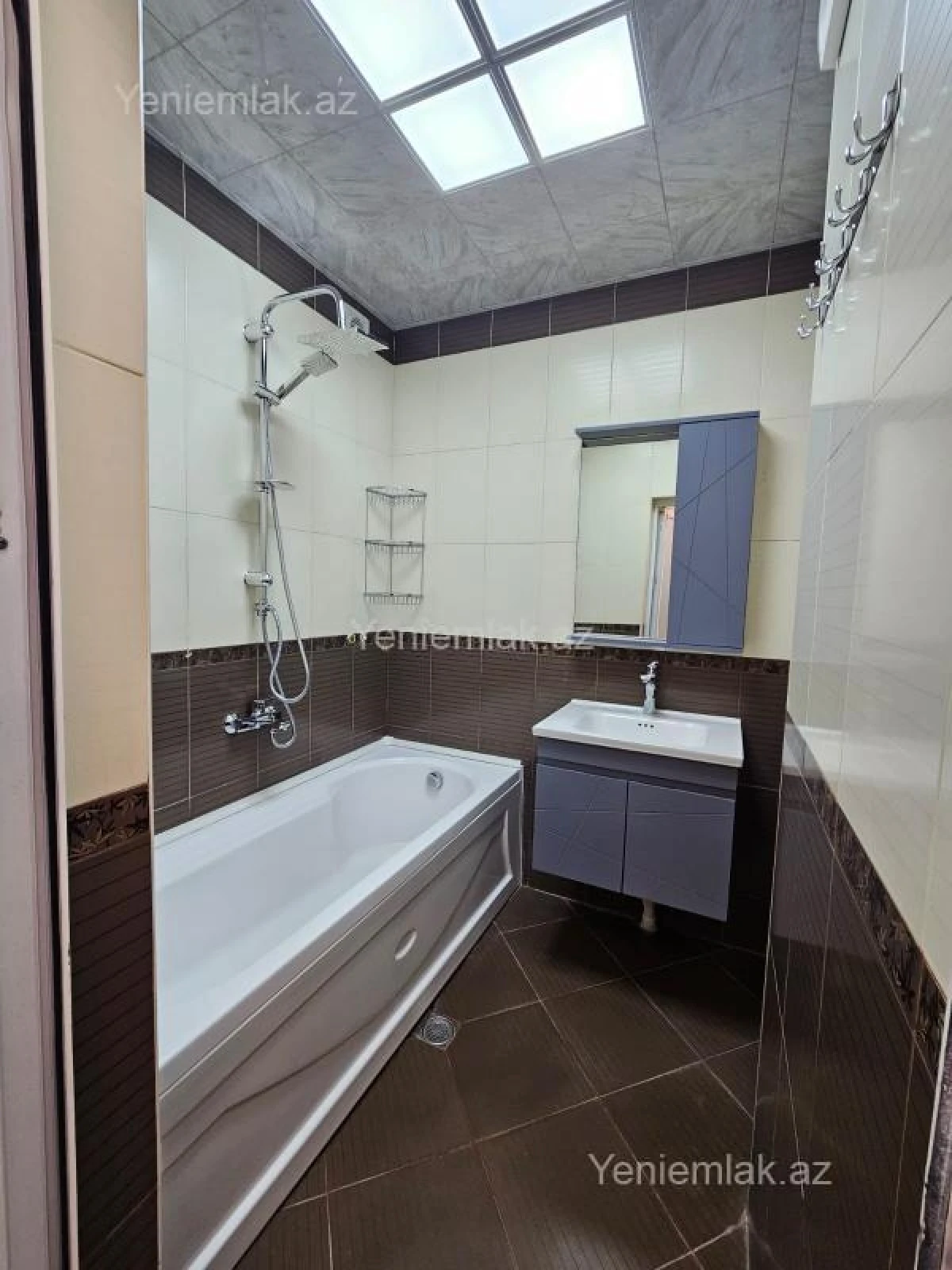 Satılır 2 otaqlı yeni tikili 70 m²