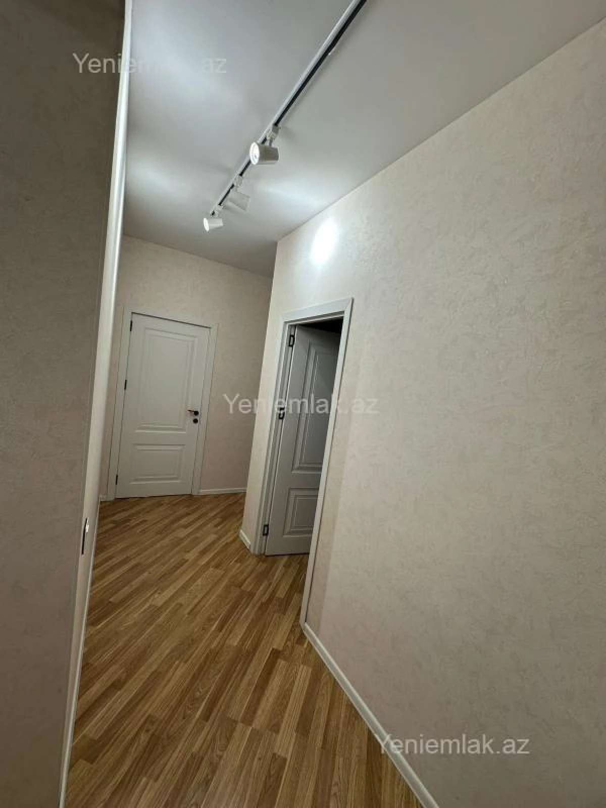 Satılır 3 otaqlı yeni tikili 90 m²